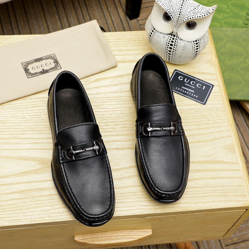 G*u*i leather shoes